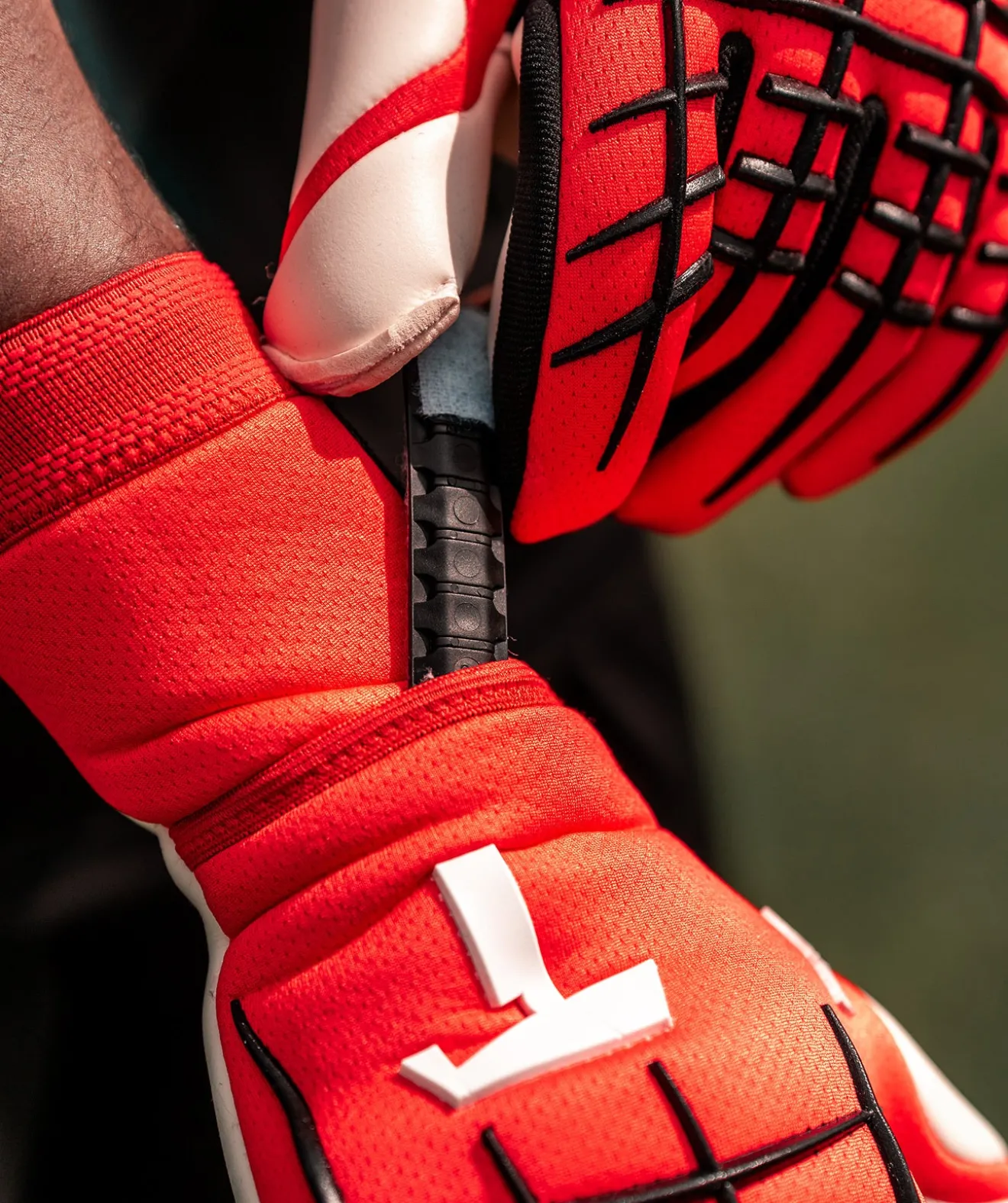 T1TAN Red Beast 3.0 (FP)- Beast Collection | Avec Protection Des Doigts